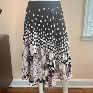 Metro Wear Pleated Floral Skirt Size M